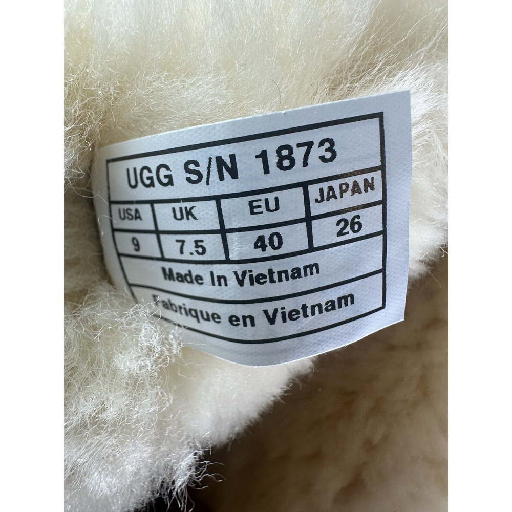 UGG Bailey Button Triplet II Boots Tall Fur Lined 1873 Tan Brown Women's Size 9 - Picture 13 of 16